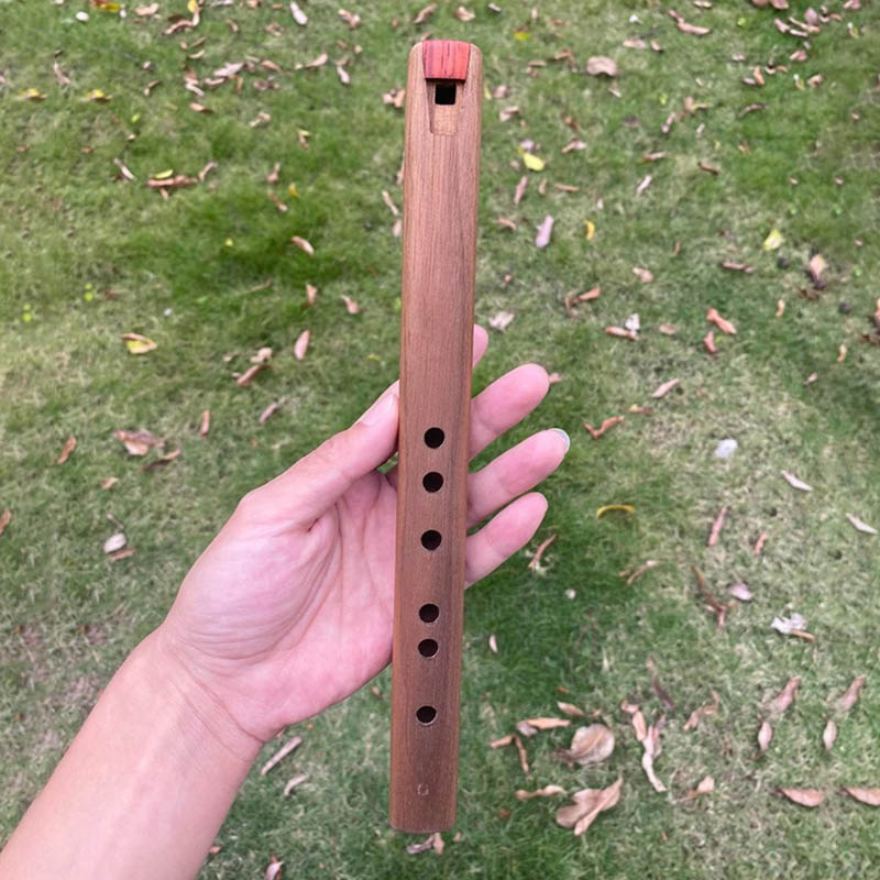 Wooden Flute Native - Krótka fletka z 6 otworami, strój