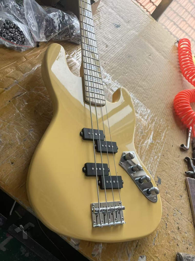 Bass Guitar Fretless - Niestandardowy 4-strunowy bas elektryczny, korpus kremowy,
